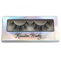 paper eyelash packing in holographic with black trim CPB17