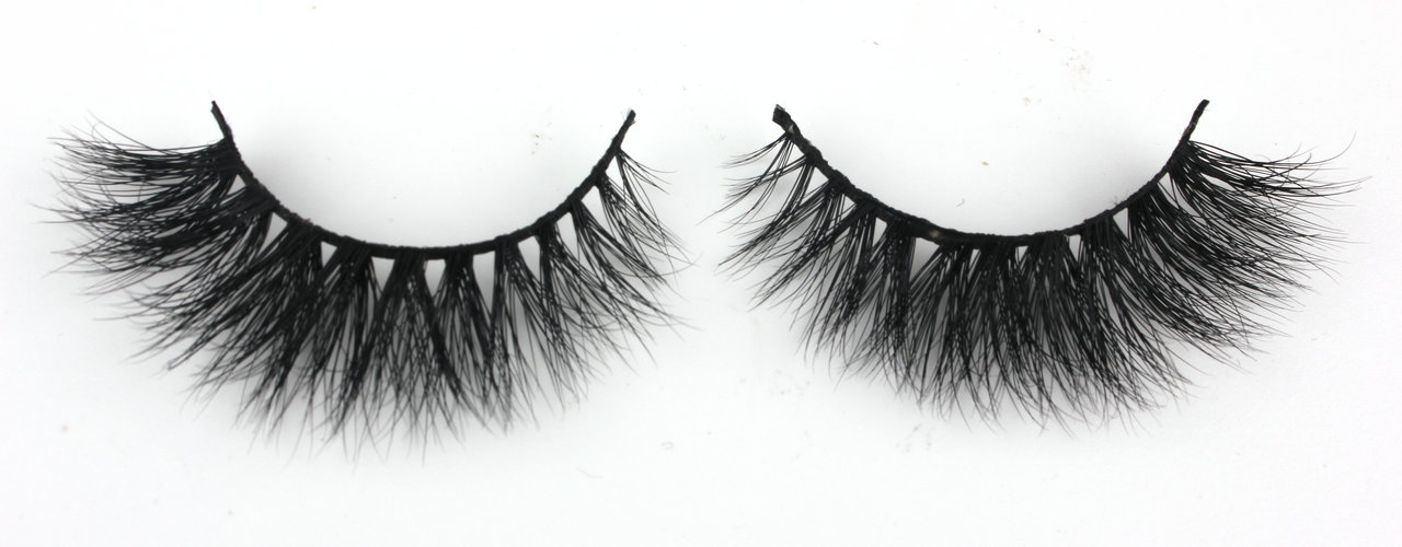 false eyelashes history